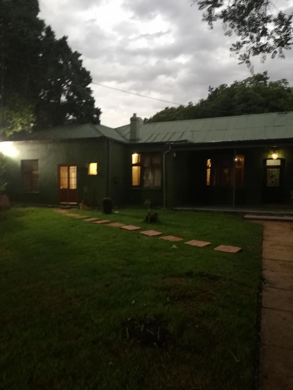 Green On Minni Guest House Pretoria-Noord Exterior foto